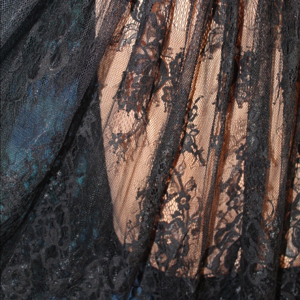 Lace skirt - Picture 2 of 4